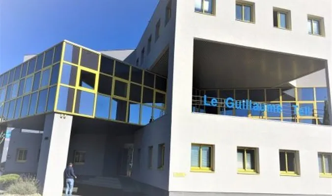 Mise en vente de bureaux commerciaux de 54,2 m² avec 5 places de stationnement à Villefranche-sur-Saône, Villefranche-sur-Saône, COLIN IMMOBILIER